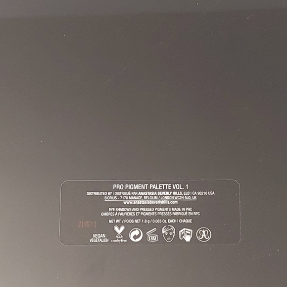 BNIB Anastasia Beverly Hills NORVINA Pro Pigment Volume 1 Palette - Picture 9 of 14